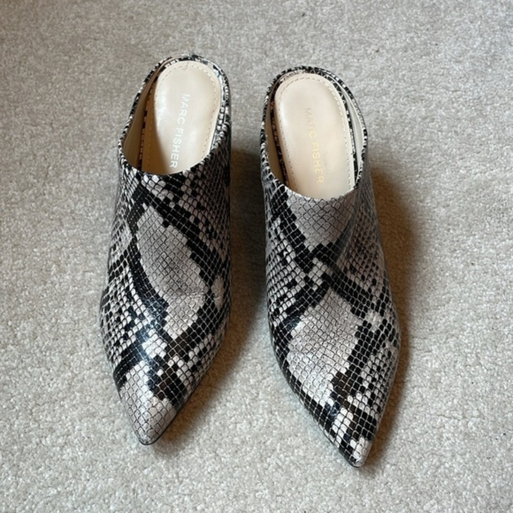 🚁 Marc Fisher snake print heel mules